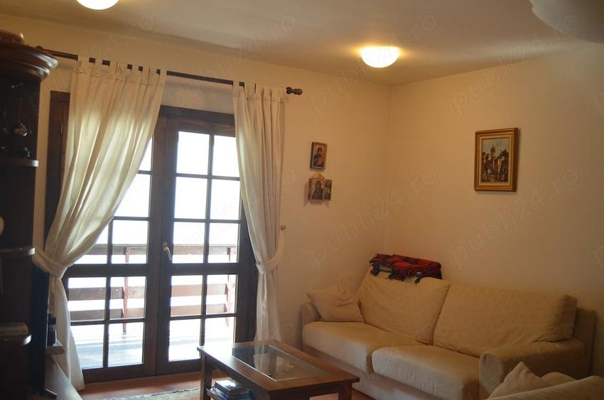 Apartament cu 4 camere decomandat în Cioplea