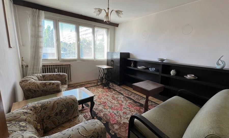 Apartament cu 4 camere semidecomandat în Gorjului