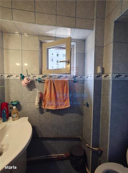 Apartament cu 3 camere decomandat în Alexandru cel Bun