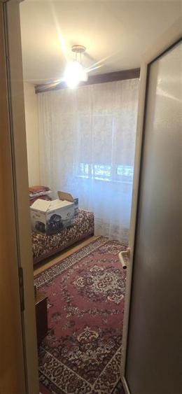 Apartament cu 4 camere decomandat în Apollo