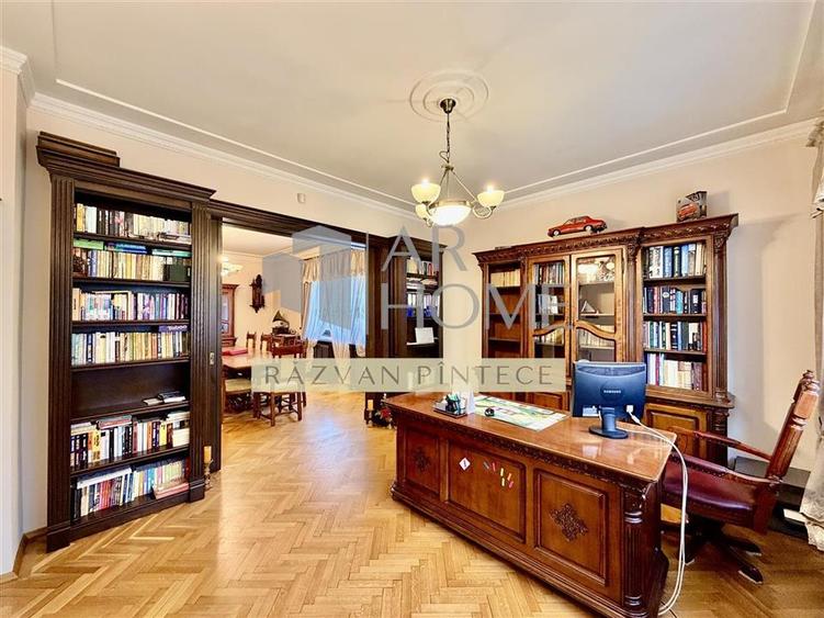 Casă individuală cu 6 camere cu Teren 370 Mp în Ultracentral