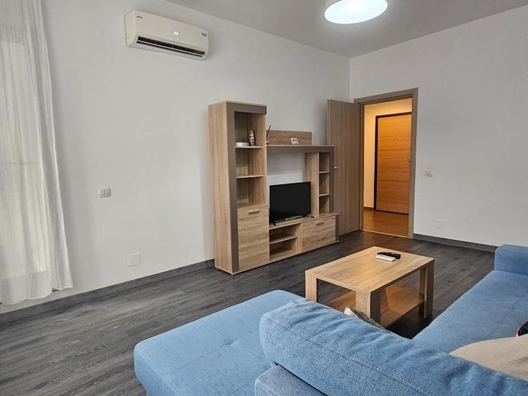Apartament cu 2 camere decomandat, mobilat în Politehnica