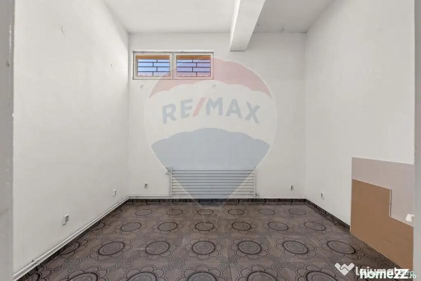 Spațiu comercial, de 400 mp, în Aradul Nou