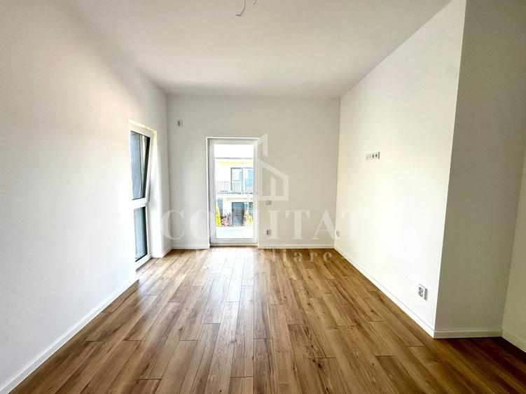 Duplex cu 4 camere cu Canalizare în Florești