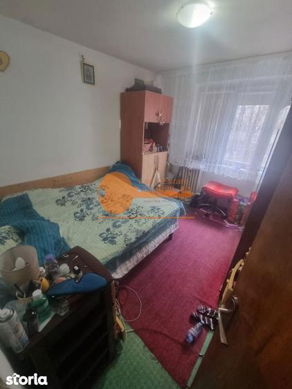 Apartament cu 3 camere decomandat în Crângași