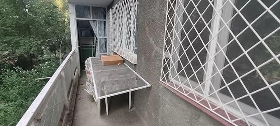 Apartament cu 3 camere semidecomandat în 1 Mai