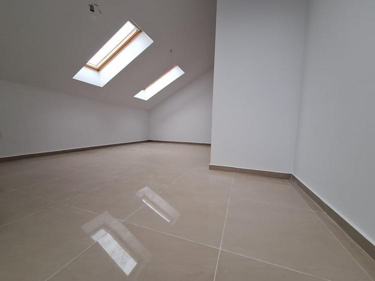 Apartament cu 3 camere decomandat în Chișoda