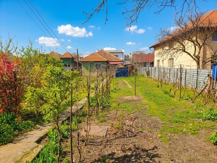 Casă individuală cu 3 camere cu Canalizare în Lascăr Catargiu
