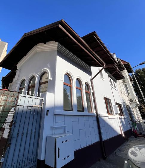 Casă individuală cu 6 camere cu Teren 375 Mp în Grădina Icoanei