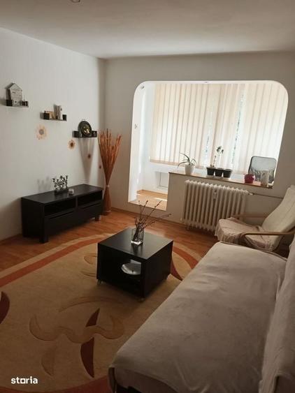 Apartament cu 2 camere decomandat în Păcii