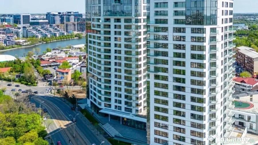 Apartament cu 3 camere semidecomandat în Nord
