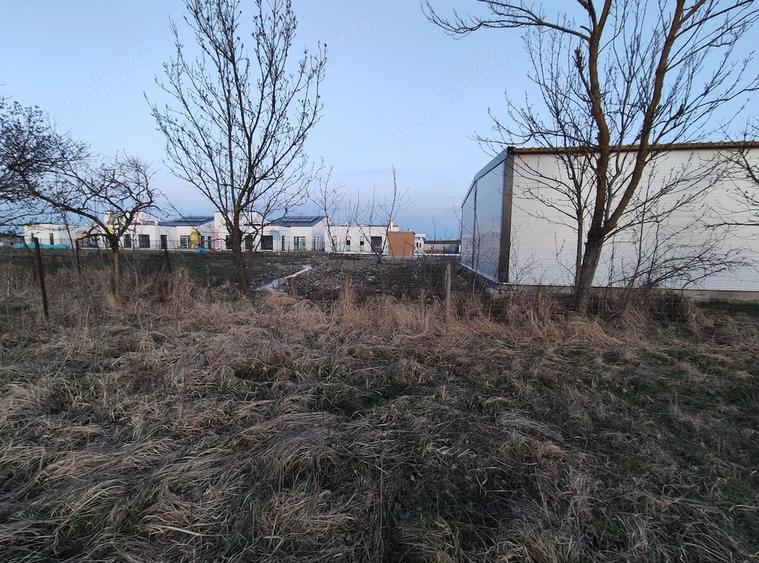 Teren de 1460 mp, în Măureni