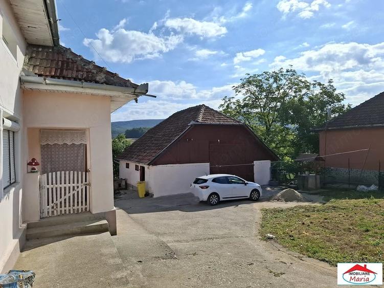 Casă cu 3 camere în Cuța