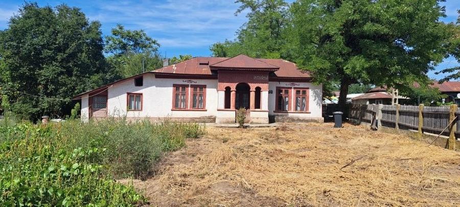 Casă cu 4 camere în Ciocănești