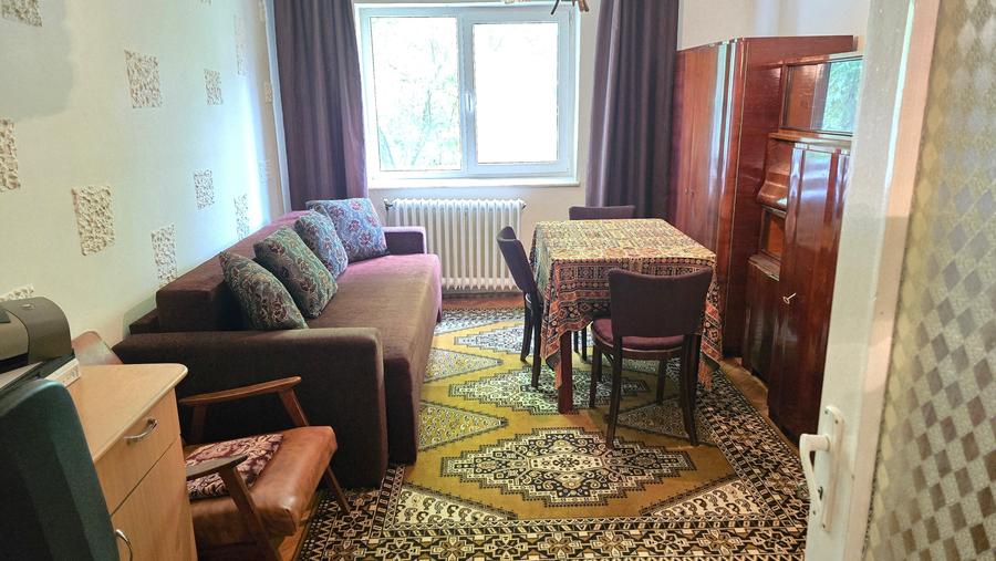 Apartament cu 3 camere decomandat în Progresul