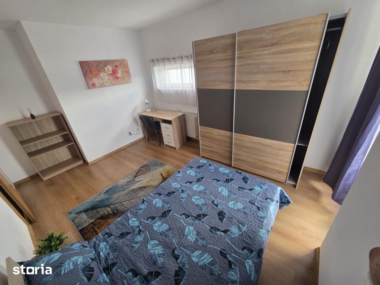 Apartament cu 4 camere semidecomandat în Central