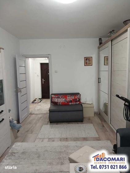 Apartament cu 2 camere decomandat în Răcădău