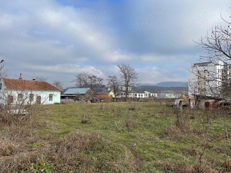 Teren de 2500 mp, în Central