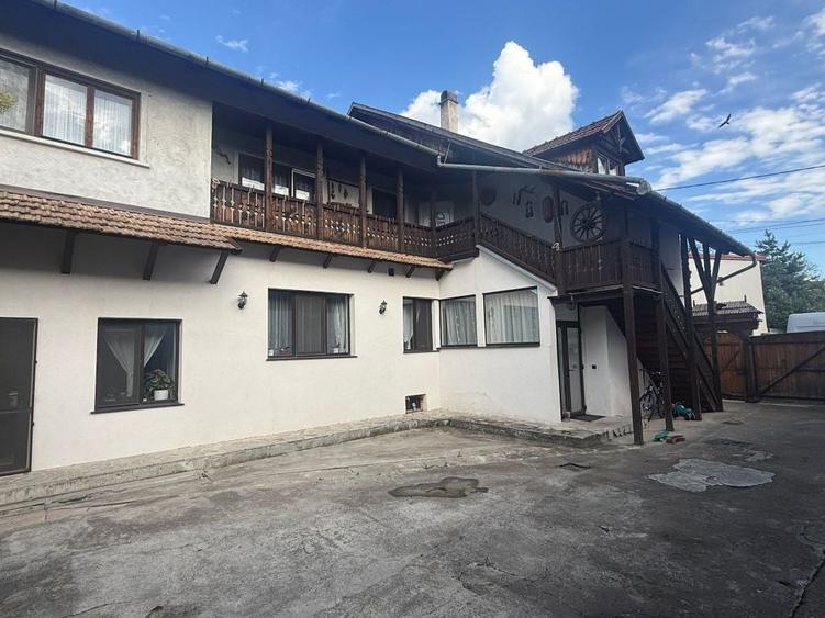 Casă cu 4 camere în Exterior Vest