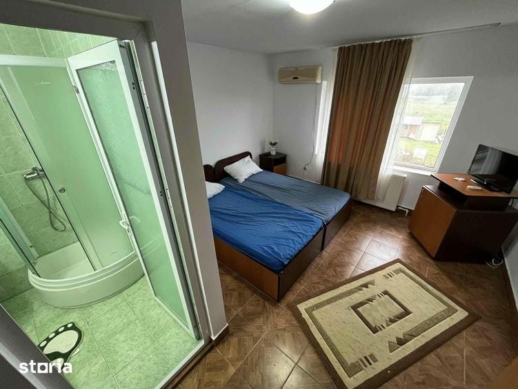 Casă cu 9 camere cu Teren 2035 Mp în Maliuc