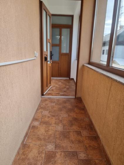Casă individuală cu 5 camere cu Canalizare în Periferie