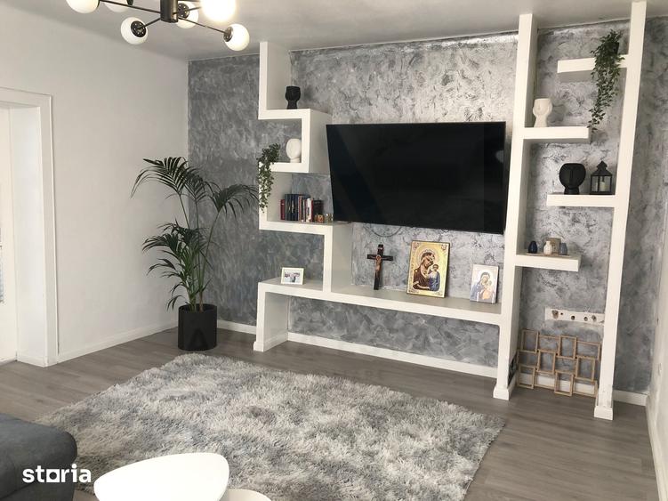 Casă cu 5 camere cu Teren 935 Mp în Central
