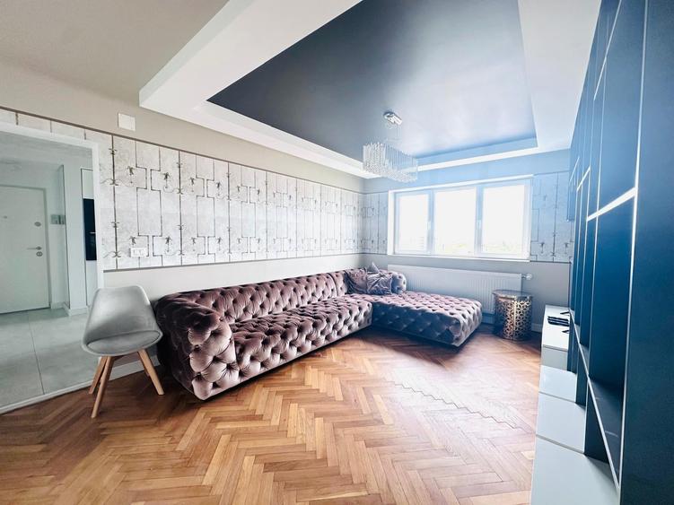 Apartament cu 3 camere semidecomandat, mobilat în Central