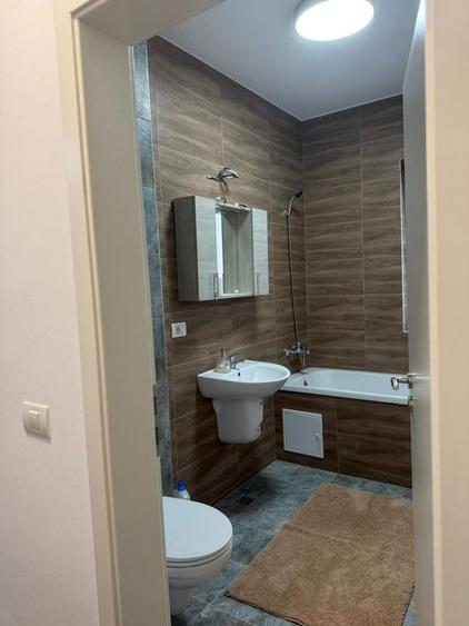 Apartament cu 2 camere semidecomandat în Giroc