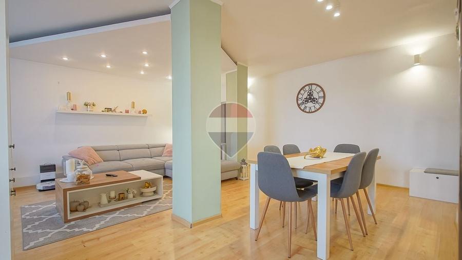 Apartament cu 4 camere decomandat în Centrul Civic