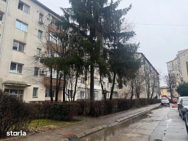 Apartament cu 3 camere în Micro 9