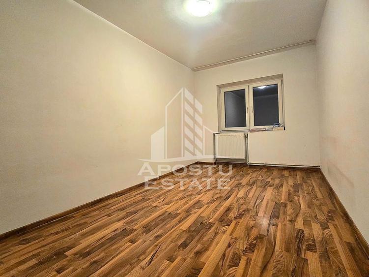Apartament cu 2 camere semidecomandat în Micălaca