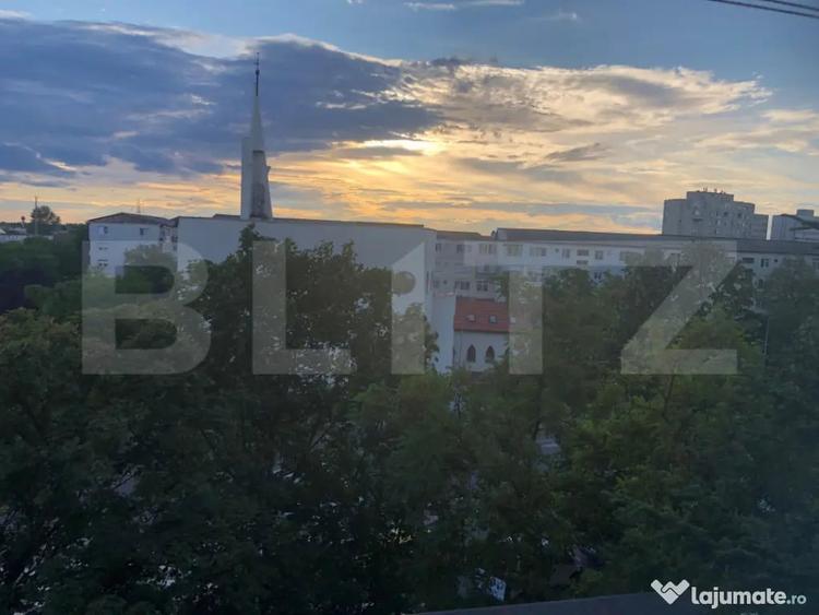 Apartament cu 3 camere decomandat în Central