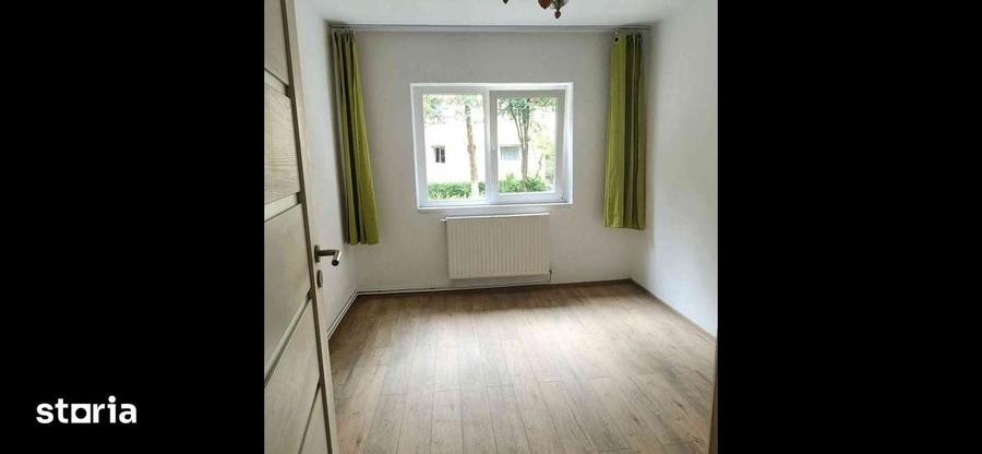 Apartament cu 2 camere decomandat în Tractorul