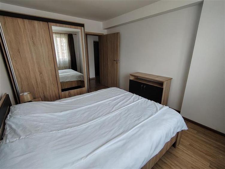 Apartament cu 2 camere decomandat, mobilat în Tractorul