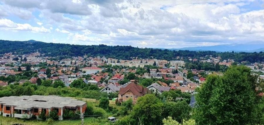 Teren Construcții intravilan de 5700 mp, în Câmpulung Muscel