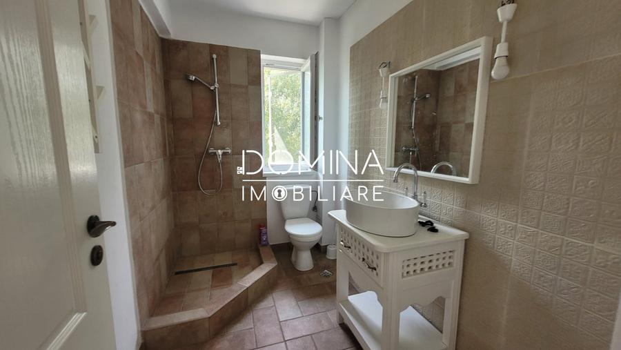 Casă individuală cu 5 camere cu Canalizare în Vest