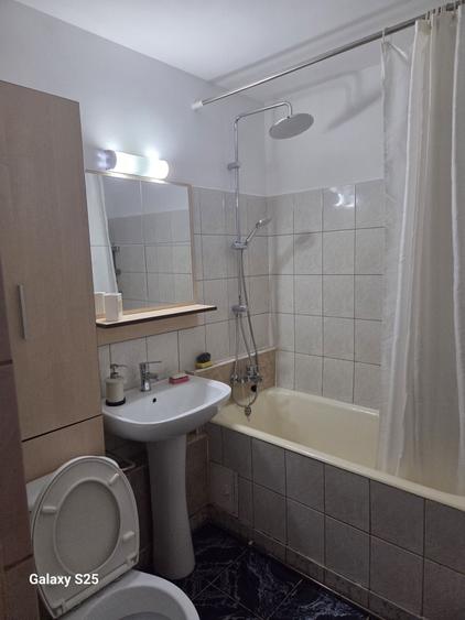 Apartament cu 2 camere semidecomandat în Crângași