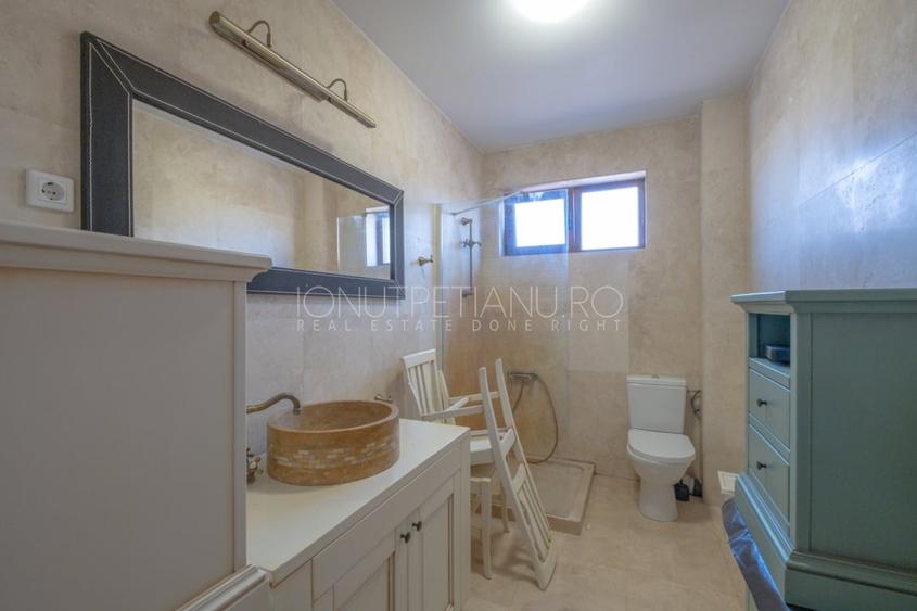 Casă individuală cu 6 camere cu Teren 300 Mp în Băneasa