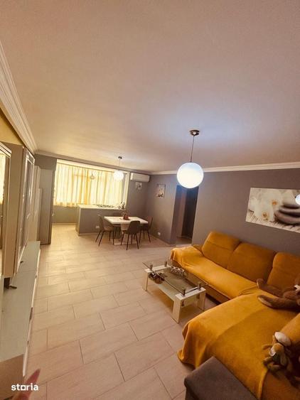 Apartament cu 3 camere decomandat în Central