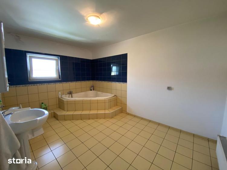 Casă cu 5 camere decomandat cu Teren 260 Mp în Crângași