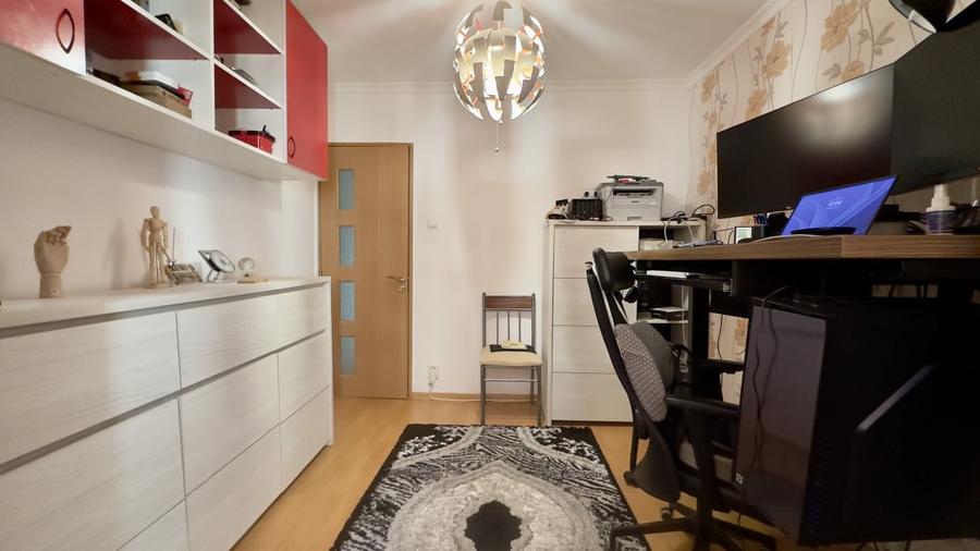 Apartament cu 4 camere decomandat, mobilat în CET