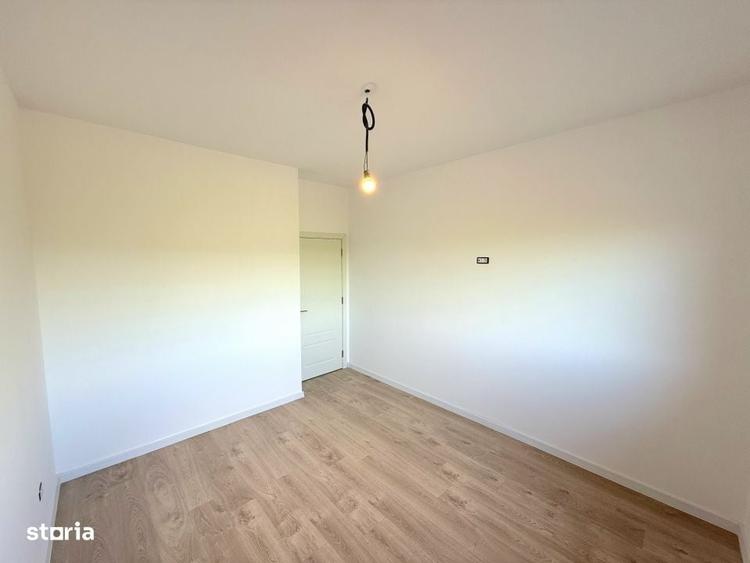 Casă cu 4 camere decomandat în Rediu