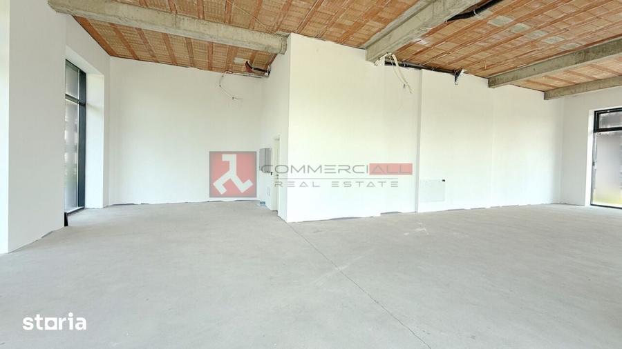Spațiu comercial, de 144 mp, în Tractorul