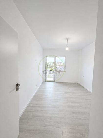 Apartament cu 3 camere decomandat, mobilat în Tractorul