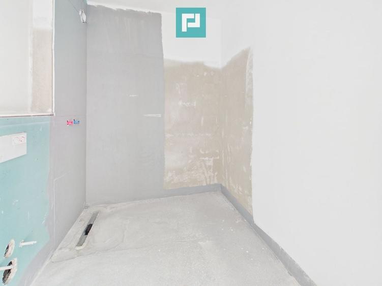 Apartament cu 3 camere semidecomandat în Tipografilor