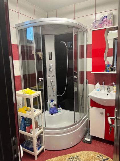 Casă cu Teren 1457 Mp în Traian
