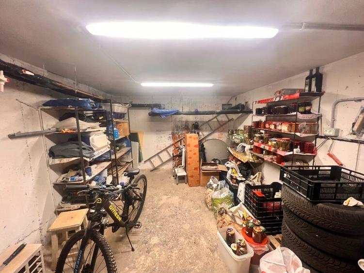 Apartament cu 3 camere decomandat, mobilat în Berceni