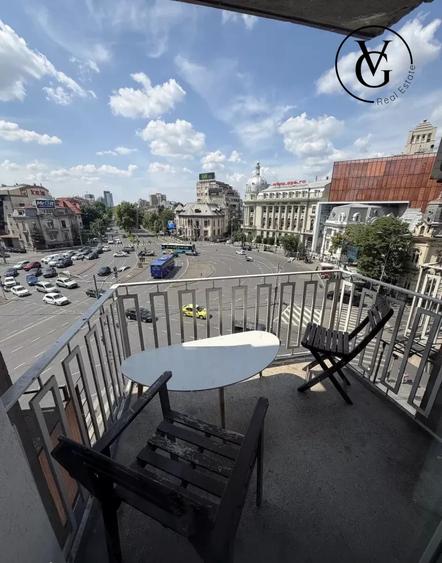 Apartament cu 3 camere semidecomandat, mobilat în P-ța Romană