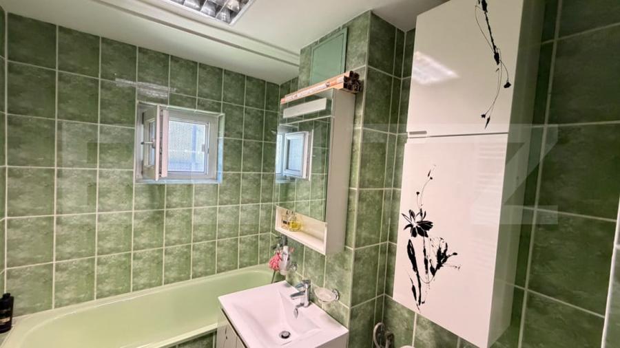 Apartament cu 3 camere decomandat în Central