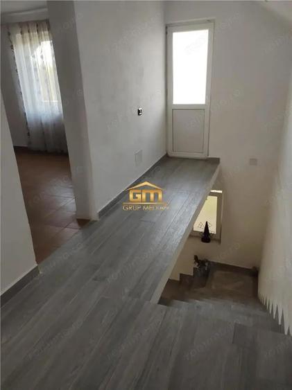 Casă cu 6 camere cu Teren 5600 Mp în Golești